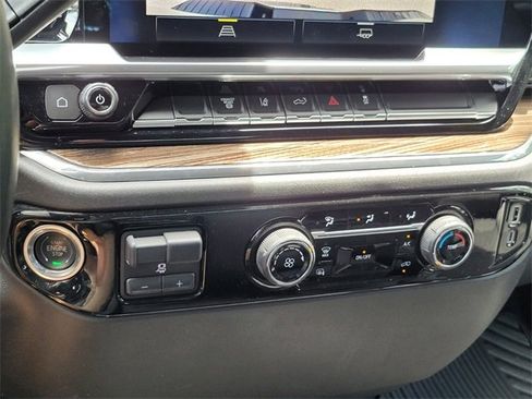 Used 2024 Chevrolet Silverado 2500 LT image 32