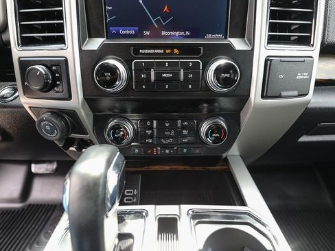 Used 2020 Ford F150 Lariat w/ Equipment Group 502A Luxury AWD/4WD image 19