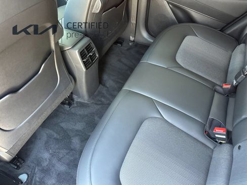 Certified 2024 Kia Niro Wind FWD image 13