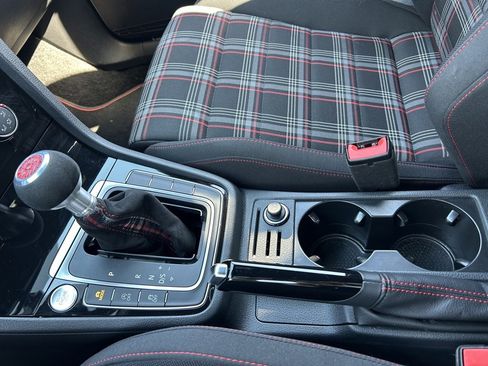 Used 2019 Volkswagen GTI Rabbit Edition image 33