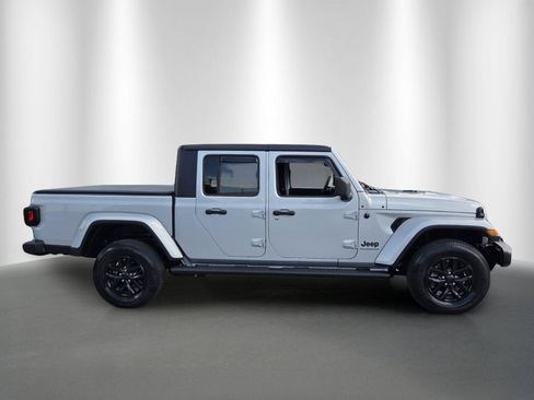 Used 2023 Jeep Gladiator Sport AWD/4WD image 8
