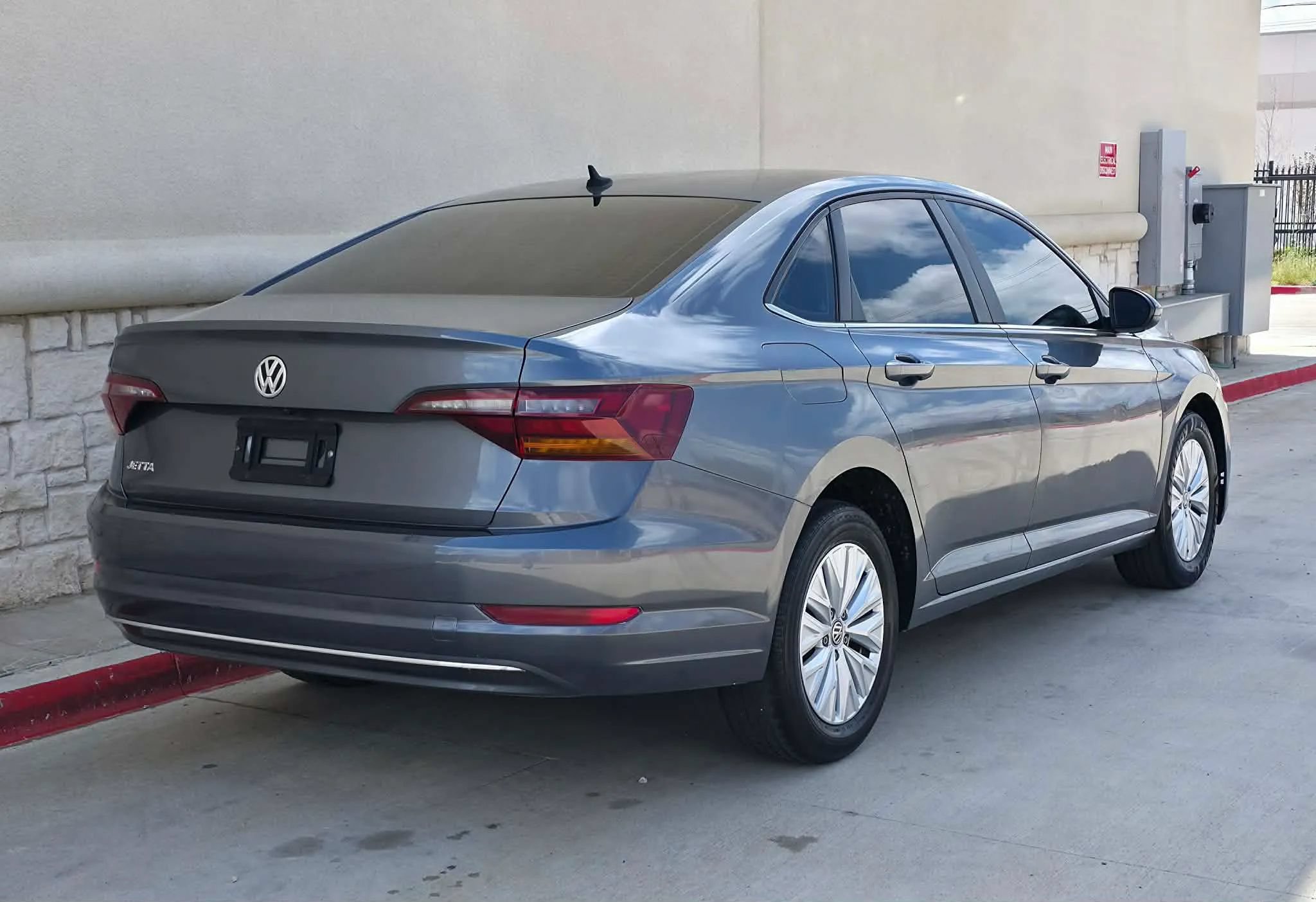Used 2019 Volkswagen Jetta S w/ Driver Assistance Package FWD image 3