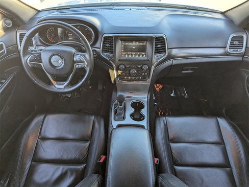 Used 2018 Jeep Grand Cherokee Limited image 12