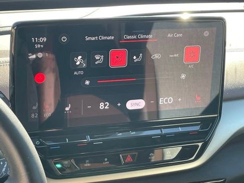 Used 2023 Volkswagen ID.4 Pro image 17