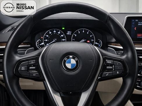 Used 2017 BMW 540i xDrive image 10