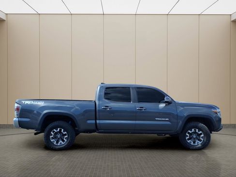 Used 2022 Toyota Tacoma TRD Off-Road AWD/4WD image 5