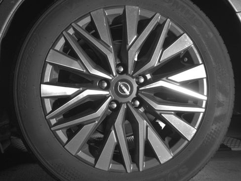 Used 2025 Nissan Altima 2.5 SV FWD image 17