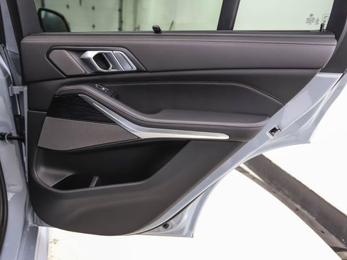 New 2026 BMW X5 xDrive40i w/ Executive Package image 25