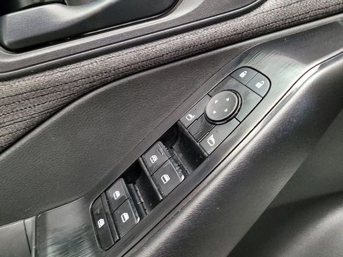 Used 2023 Nissan Rogue S AWD/4WD image 27