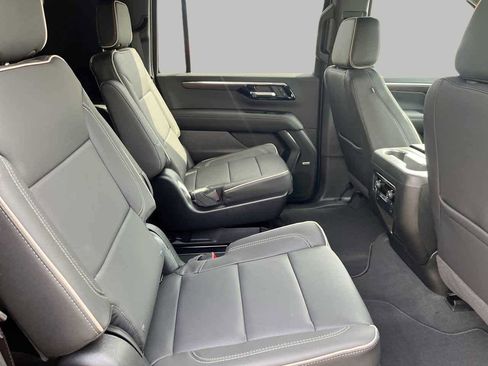 New 2026 Chevrolet Suburban Premier w/ Sun And Tow Package AWD/4WD image 15