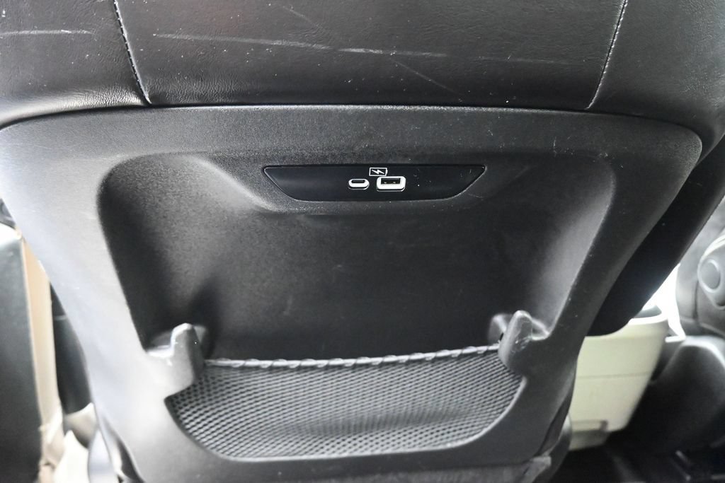 Used 2024 Chrysler Pacifica Touring-L FWD image 33
