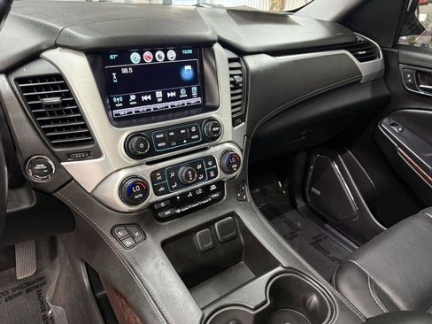 Used 2020 GMC Yukon XL SLT AWD/4WD image 22