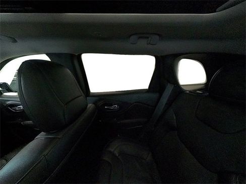 Used 2023 Jeep Cherokee Altitude Lux w/ Lux Elite Package image 35