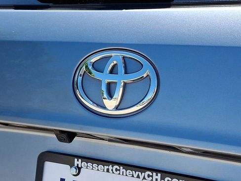 Used 2023 Toyota Highlander XLE AWD/4WD image 32