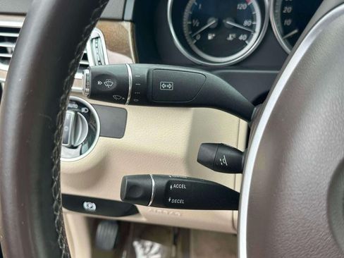 Used 2014 Mercedes-Benz E 350 4MATIC Sedan image 24