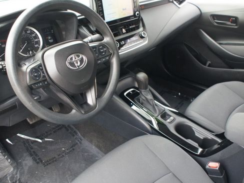 Used 2022 Toyota Corolla LE image 11