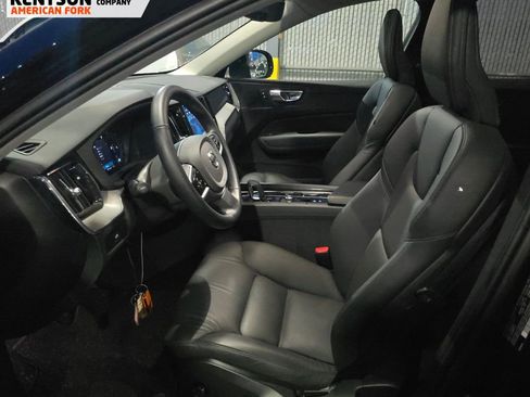 Used 2025 Volvo XC60 B5 Plus image 3