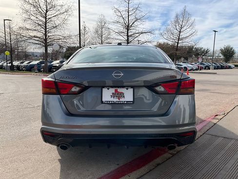 Used 2025 Nissan Altima 2.5 SR image 7