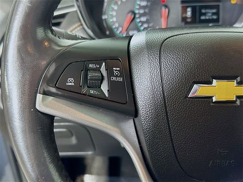 Used 2022 Chevrolet Trax LT w/ LT Convenience Package image 22