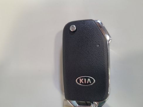 Used 2021 Kia Forte LXS FWD image 32
