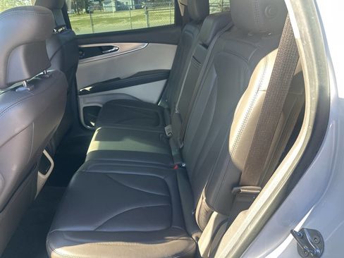 Used 2019 Lincoln Nautilus Select w/ Class II Trailer Tow Package image 19