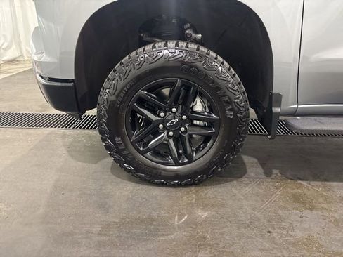 Used 2024 Chevrolet Silverado 1500 LT Trail Boss w/ Convenience Package II image 6