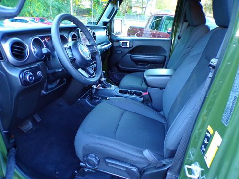 Used 2023 Jeep Wrangler Unlimited Sport AWD/4WD image 13