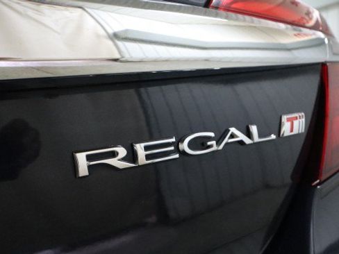 Used 2016 Buick Regal FWD image 24