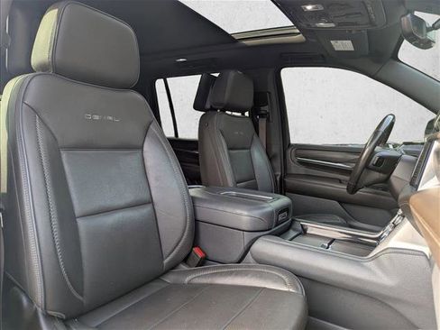 Used 2021 GMC Yukon XL Denali w/ Denali Ultimate Package image 28