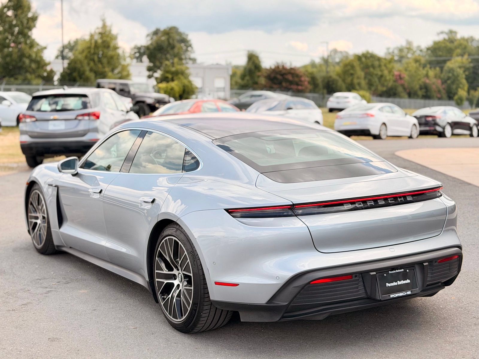 Used 2020 Porsche Taycan 4S w/ Premium Package AWD/4WD image 20