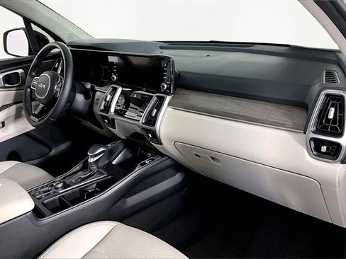 Used 2023 Kia Sorento EX w/ Panoramic Sunroof Package image 27