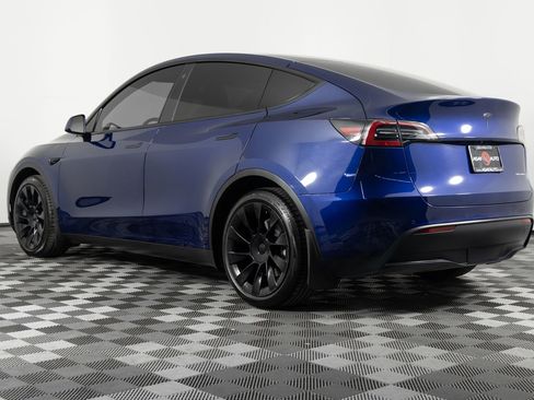 Used 2022 Tesla Model Y Long Range image 4