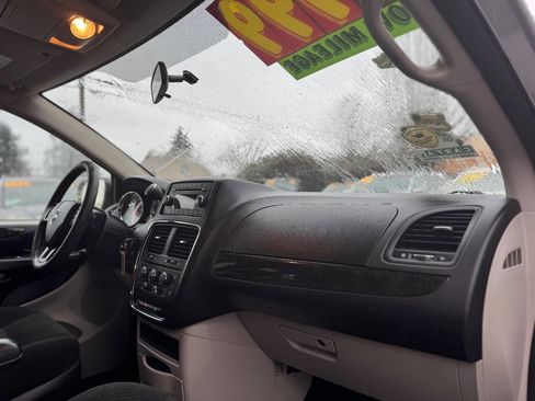 Used 2017 Dodge Grand Caravan SE w/ Power Window Group image 5