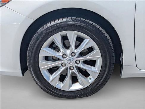 Used 2015 Lexus ES 300h w/ Navigation System Package image 26