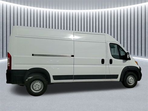 Used 2025 RAM ProMaster 2500 w/ Convenience Group image 5
