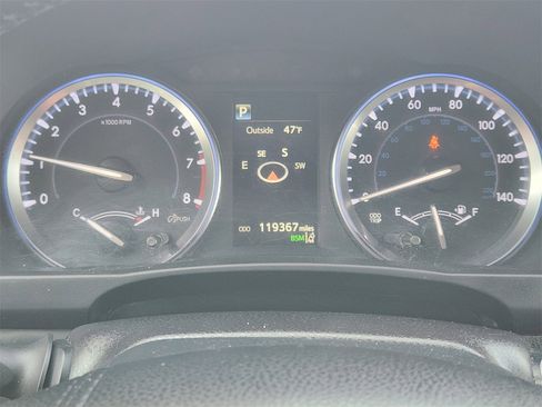 Used 2017 Toyota Highlander SE image 15
