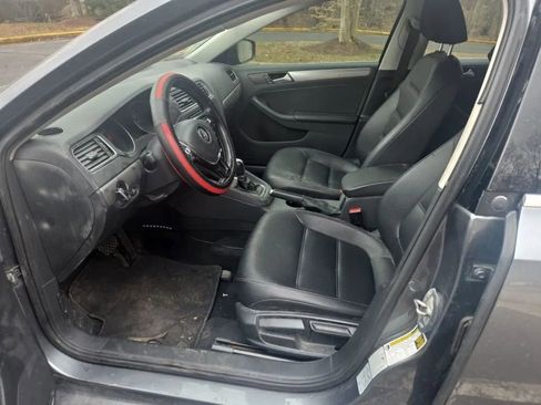 Used 2017 Volkswagen Jetta SE image 5