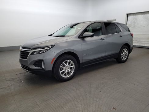 Used 2024 Chevrolet Equinox LT AWD/4WD image 2