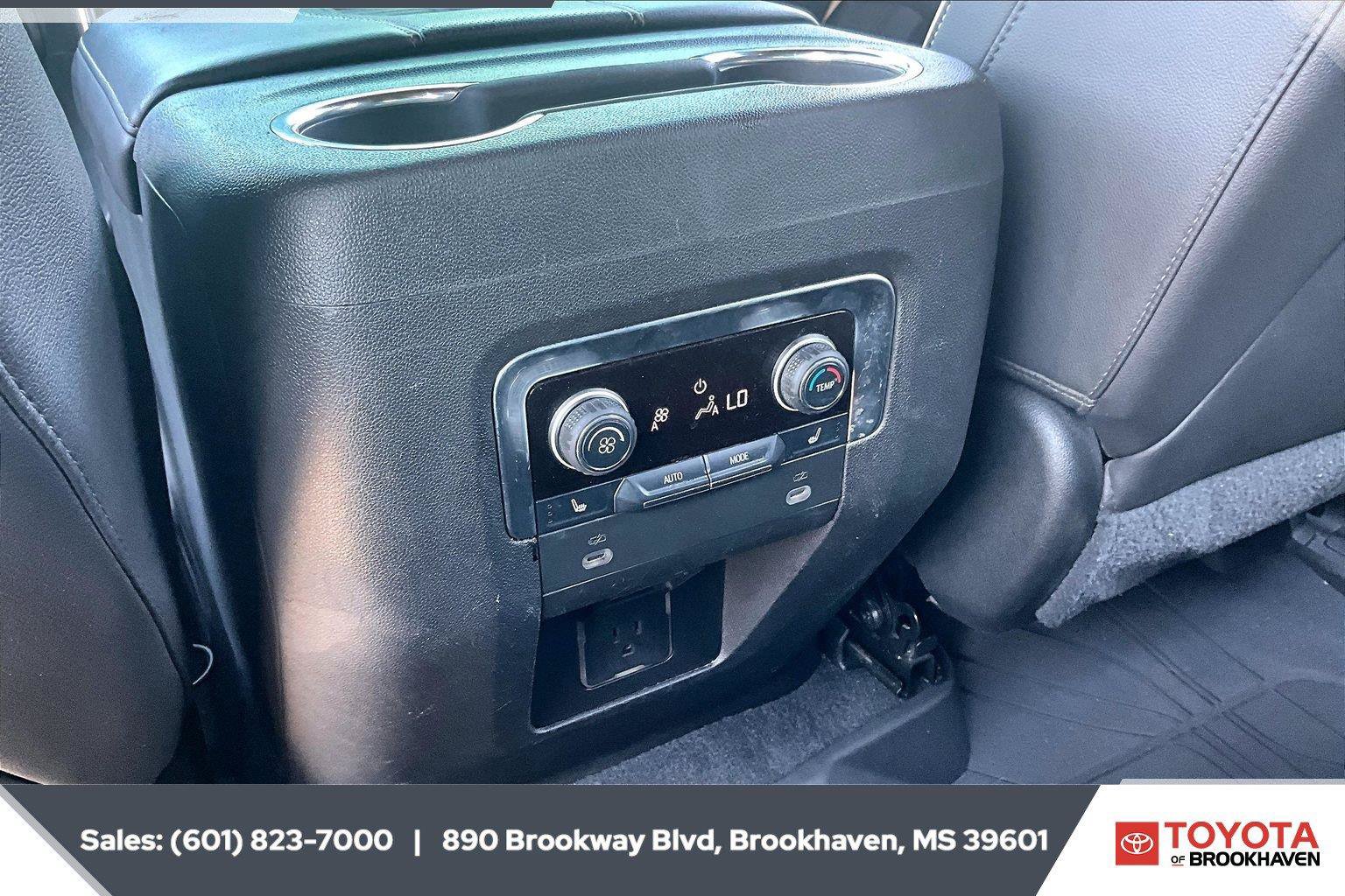 Used 2021 Chevrolet Tahoe Premier w/ Premium Package RWD image 25