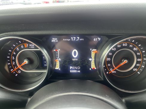 Used 2019 Jeep Wrangler Unlimited Sahara w/ Quick Order Package 24M Moab image 16