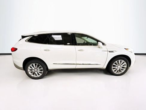Used 2020 Buick Enclave Essence image 5