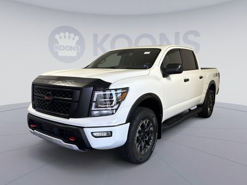 Used 2022 Nissan Titan PRO-4X w/ Off Road Protection Package AWD/4WD image 1
