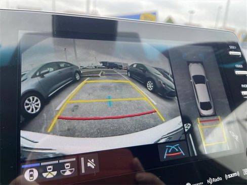 Used 2022 Toyota Avalon Limited image 13