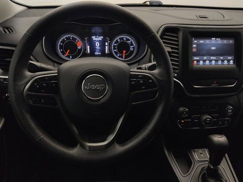 Used 2019 Jeep Cherokee Latitude w/ Popular Appearance Group FWD image 22