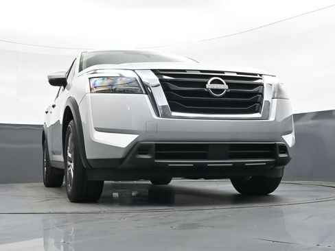 Used 2025 Nissan Pathfinder SV AWD/4WD image 46