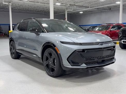 New 2026 Chevrolet Equinox EV RS image 2