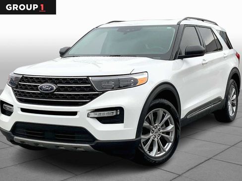 Used 2022 Ford Explorer XLT w/ Equipment Group 202A RWD image 1