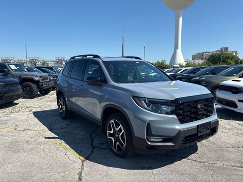 Used 2022 Honda Passport Elite image 3