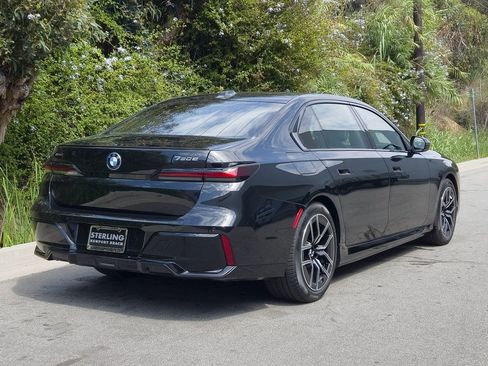 New 2026 BMW 750e xDrive w/ Premium Package image 5