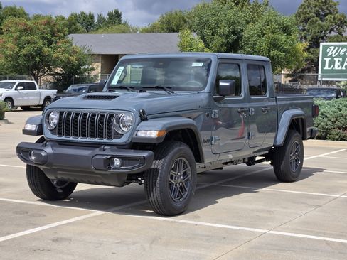 New 2025 Jeep Gladiator Sport image 2